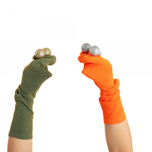 A picture of 2 sock puppets, one is orange the other is green.